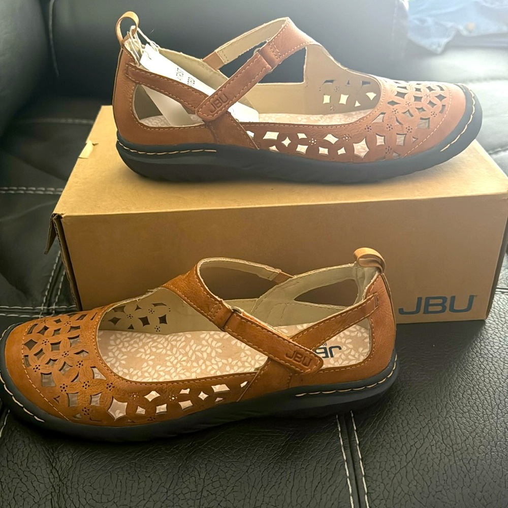 New / with original box and tags / JBU leather shoes with Velcro fasteners